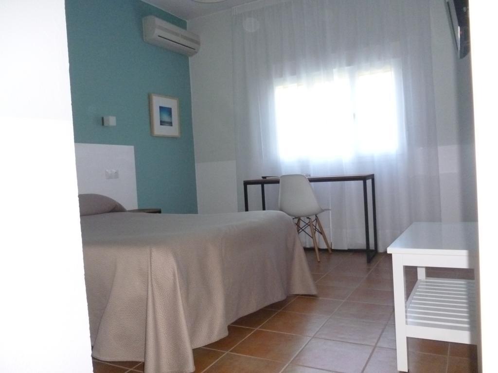 Hostal Las Cumbres Conil De La Frontera Buitenkant foto