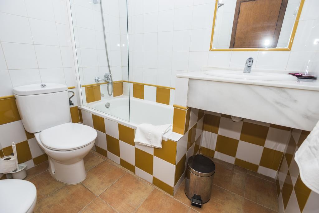 Hostal Las Cumbres Conil De La Frontera Buitenkant foto