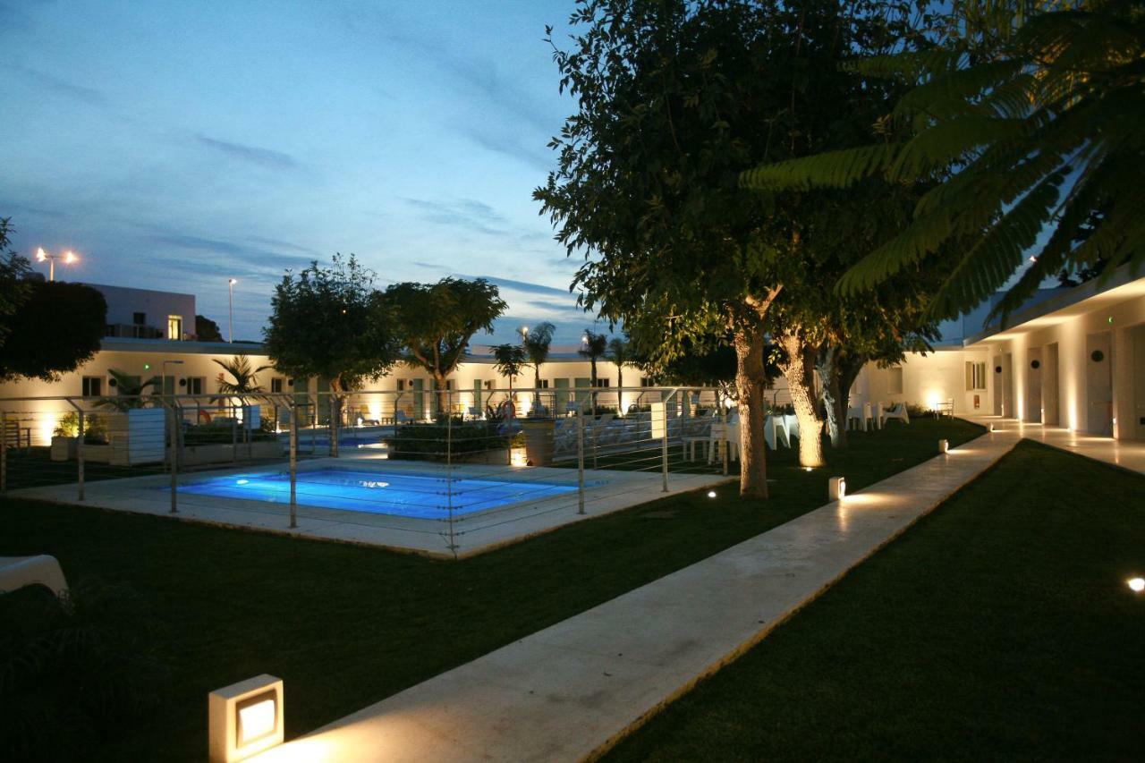 Hostal Las Cumbres Conil De La Frontera Buitenkant foto